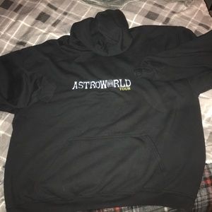 ASTROWORLD SWEATSHIRT WORN ONCE